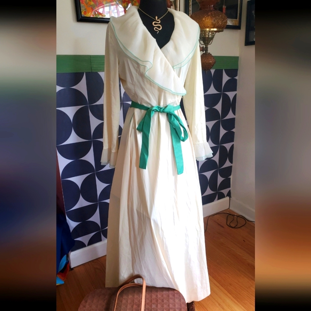 1970s wrap dress